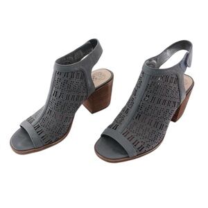 LN Vince Camuto Keannie Perforated Heels Sz 8.5 Block Heel Tumbled Nubuck